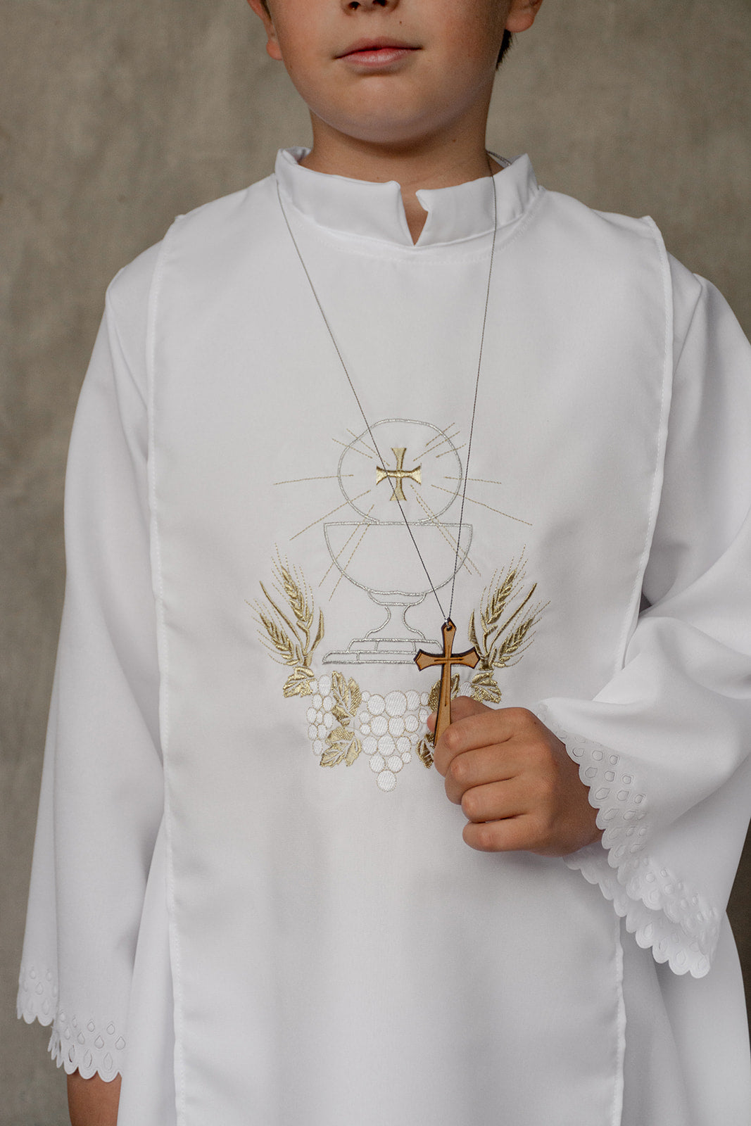 Túnica Confirmación con ensamble bordado